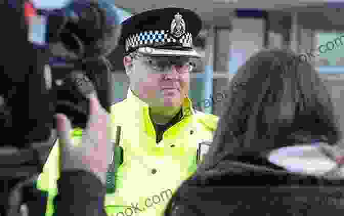 Inspector Murray, A Seasoned Police Officer Who Joins Forces With Ian To Combat The Hidden Threats That Plague Edinburgh Edinburgh Twilight (Ian Hamilton Mysteries 1)