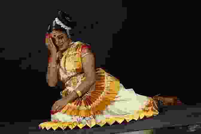 Mohiniyattam Dancer India S Dances: Their History Technique Repertoire